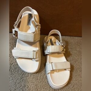 Steve Madden Women Sandals shoes Mona Size 10 Off White Leather Flat adjustable